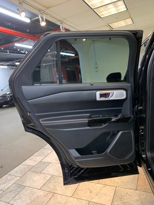 2022 Ford Explorer ST 4WD photo