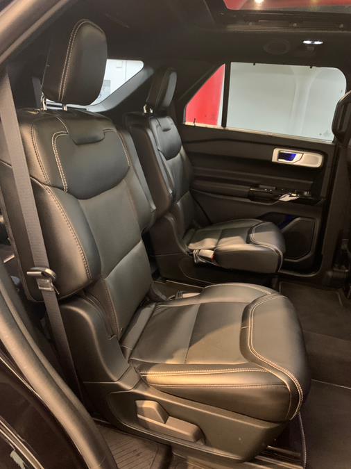 2022 Ford Explorer ST 4WD photo