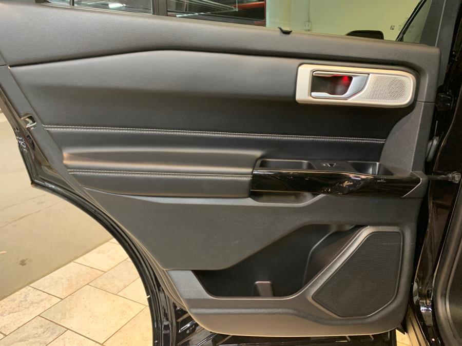 2022 Ford Explorer ST 4WD photo