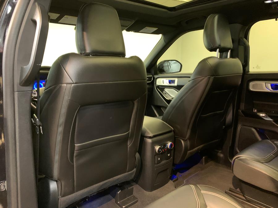 2022 Ford Explorer ST 4WD photo