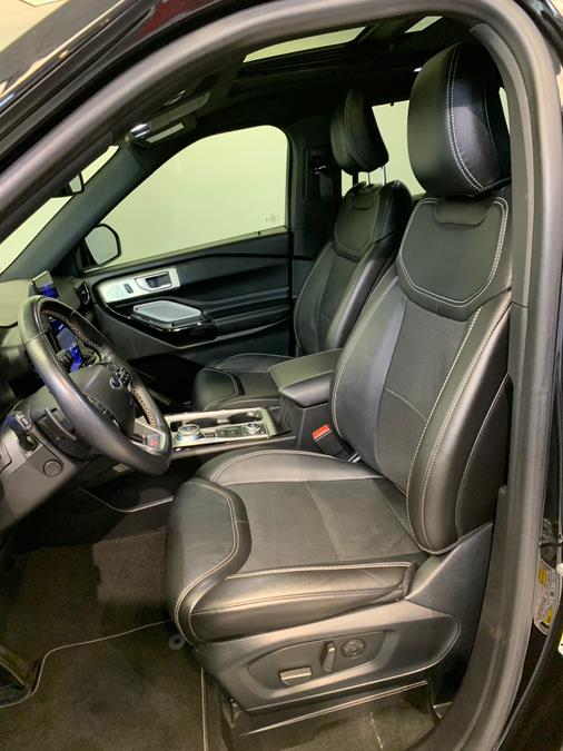 2022 Ford Explorer ST 4WD photo