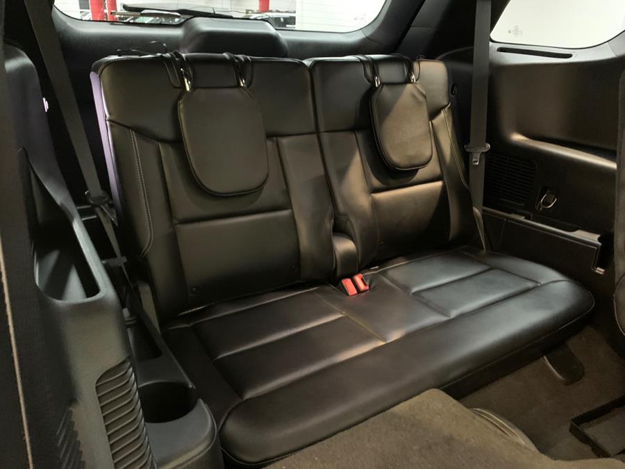 2022 Ford Explorer ST 4WD photo