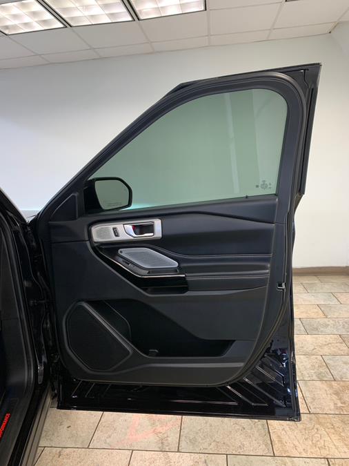 2022 Ford Explorer ST 4WD photo