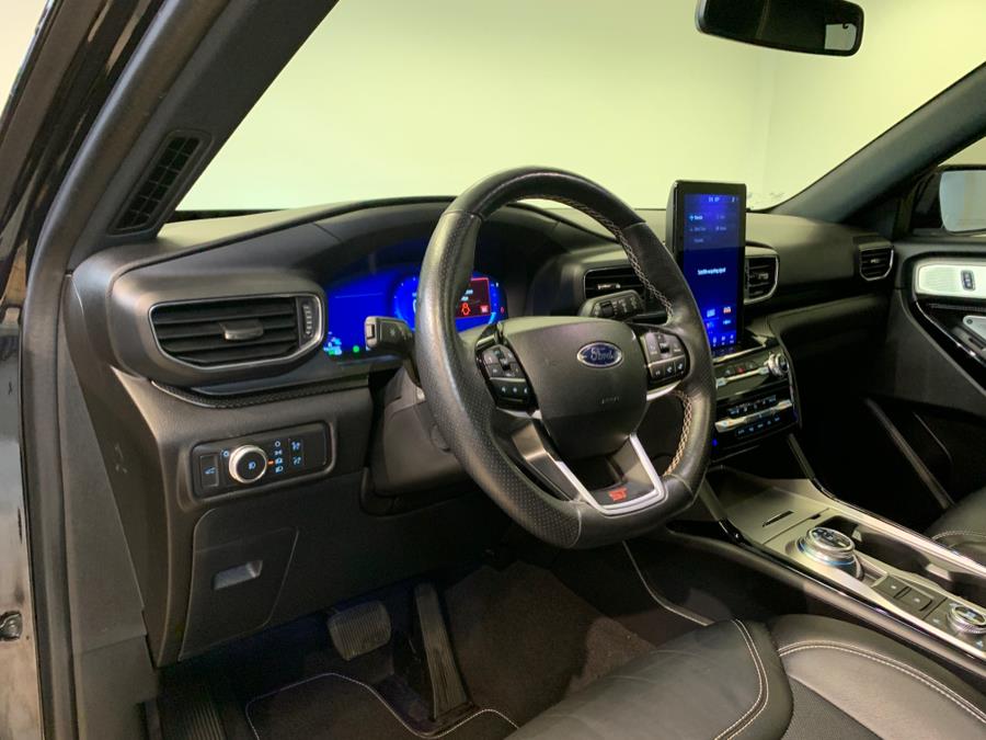 2022 Ford Explorer ST 4WD photo