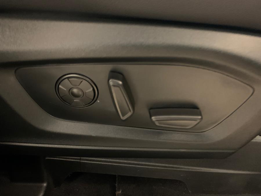2022 Ford Explorer ST 4WD photo