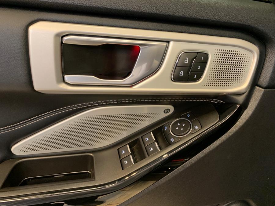 2022 Ford Explorer ST 4WD photo