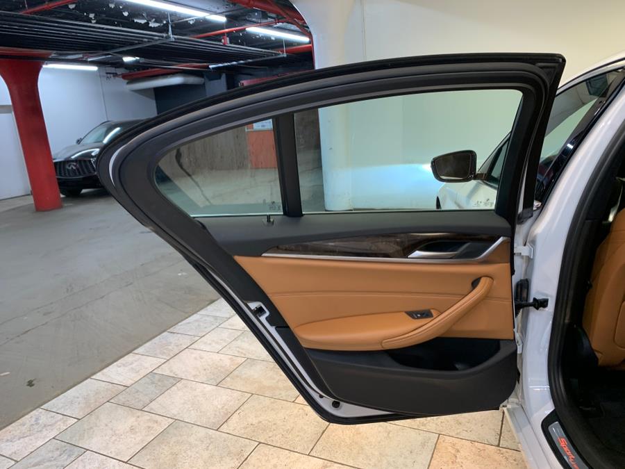 2017 BMW 5-Series 530i xDrive Sedan photo