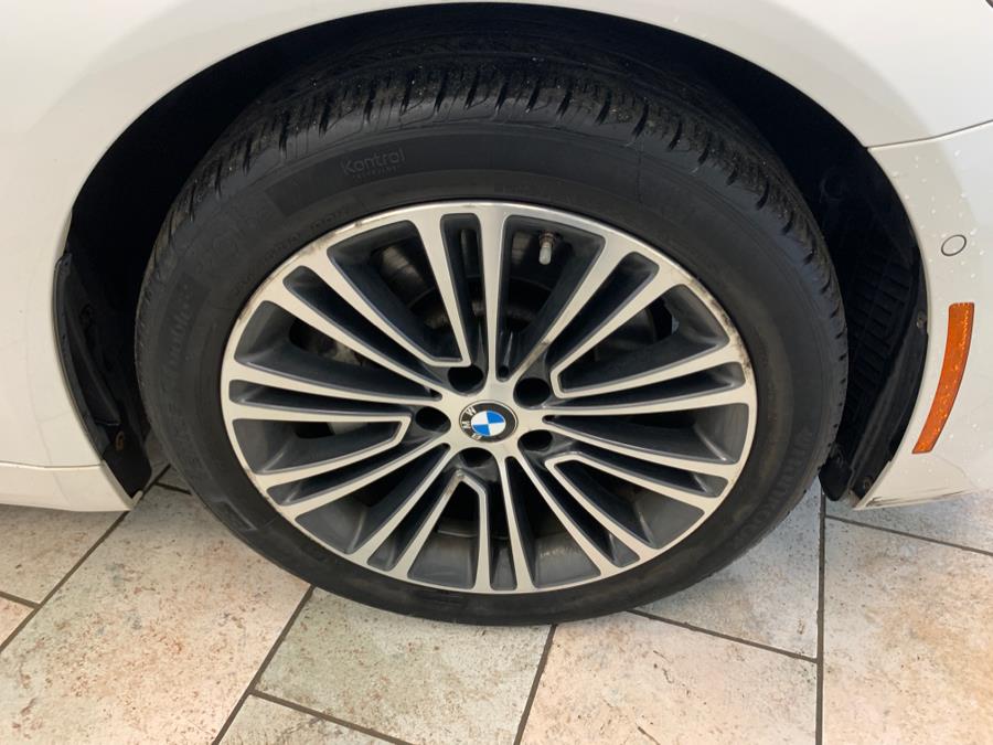 2017 BMW 5-Series 530i xDrive Sedan photo