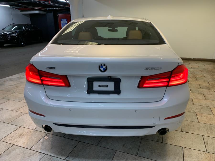2017 BMW 5-Series 530i xDrive Sedan photo