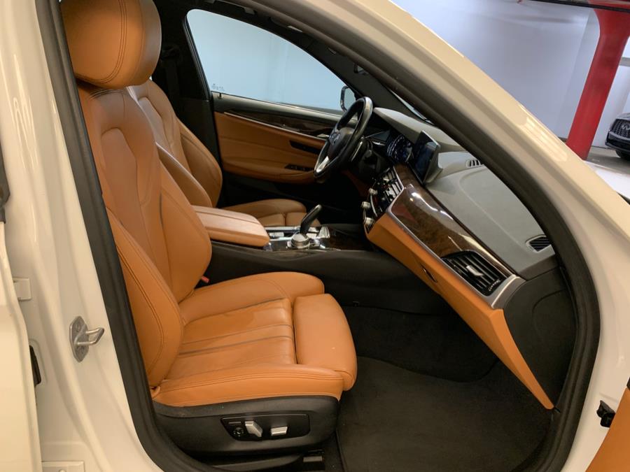 2017 BMW 5-Series 530i xDrive Sedan photo