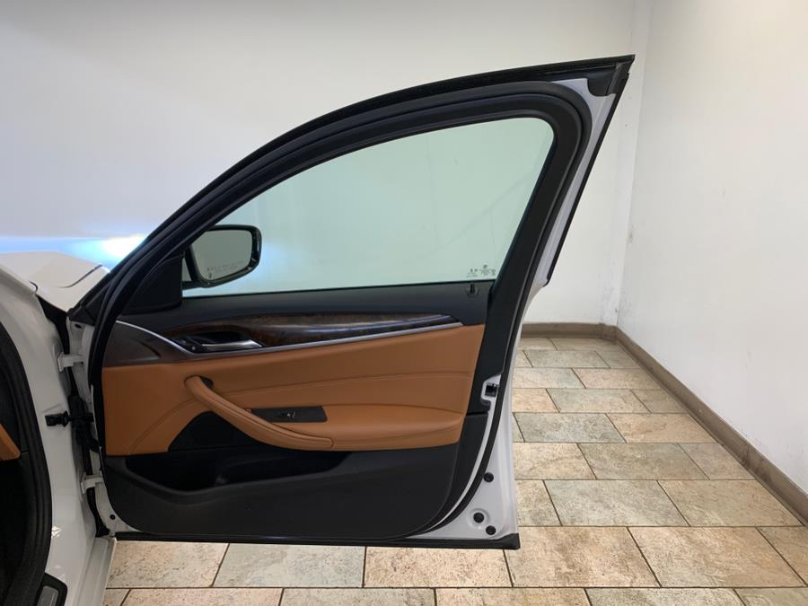 2017 BMW 5-Series 530i xDrive Sedan photo