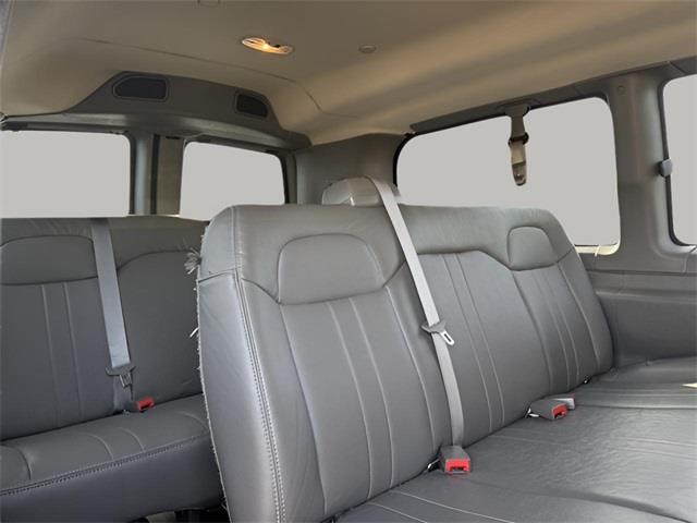 2016 GMC Savana 2500 LS photo
