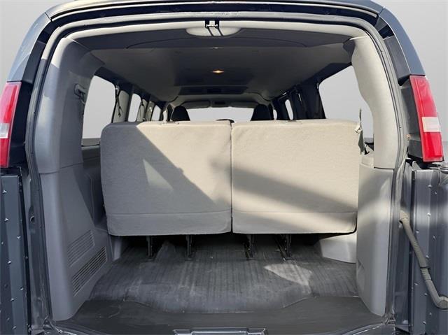 2016 GMC Savana 2500 LS photo