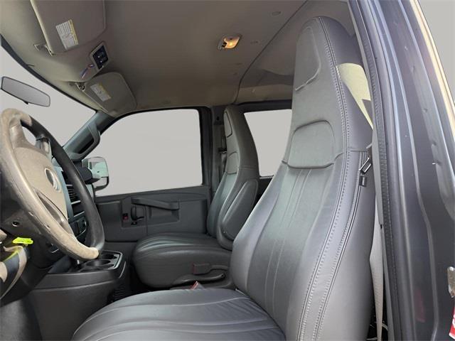 2016 GMC Savana 2500 LS photo