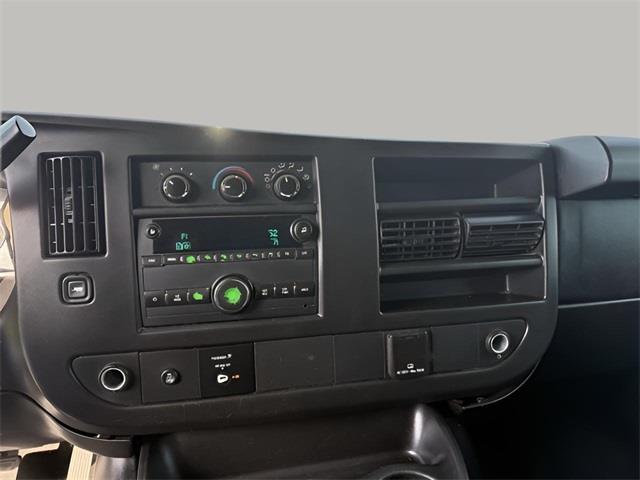 2016 GMC Savana 2500 LS photo