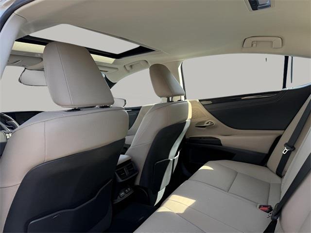 2021 Lexus ES Es photo