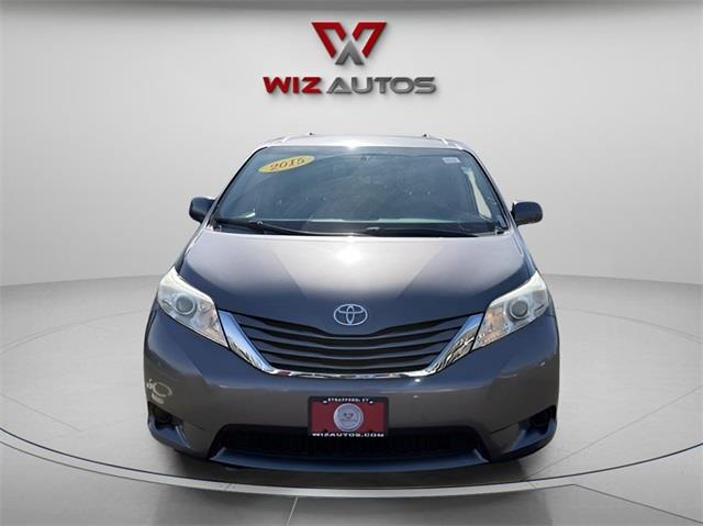 2015 Toyota Sienna LE photo