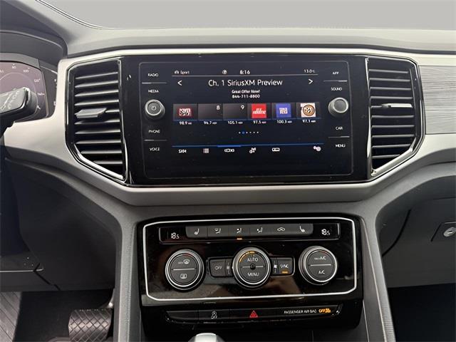 2022 Volkswagen Atlas Cross Sport 2.0T SE w/Technology photo