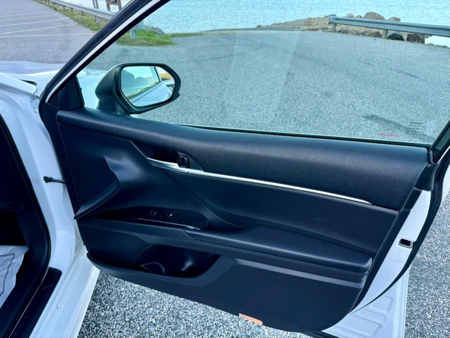 2018 Toyota Camry SE Auto (Natl) photo
