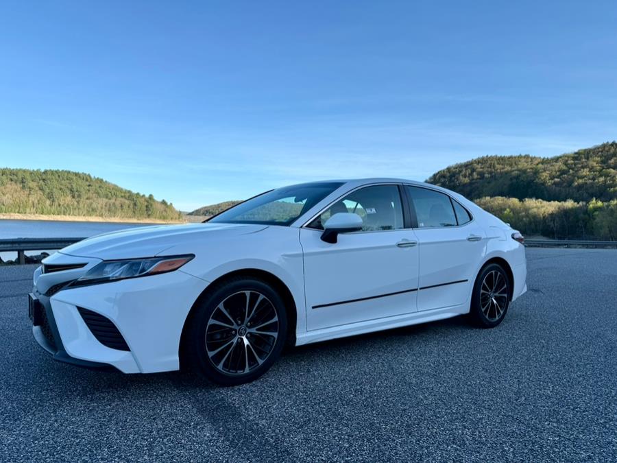 2018 Toyota Camry SE Auto (Natl) photo