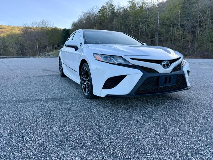 2018 Toyota Camry SE Auto (Natl) photo