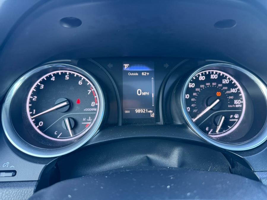 2018 Toyota Camry SE Auto (Natl) photo
