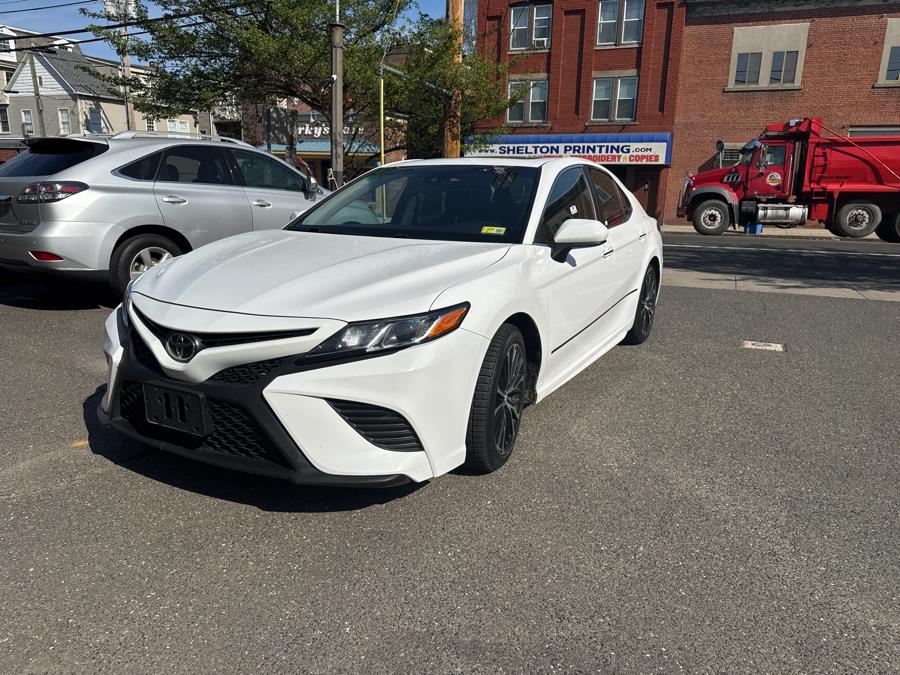 2018 Toyota Camry SE Auto (Natl) photo