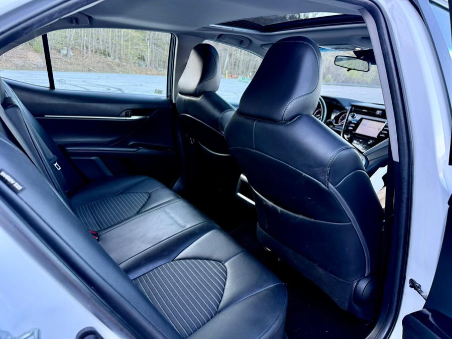 2018 Toyota Camry SE Auto (Natl) photo