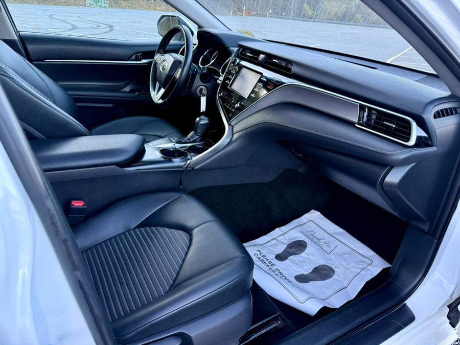 2018 Toyota Camry SE Auto (Natl) photo