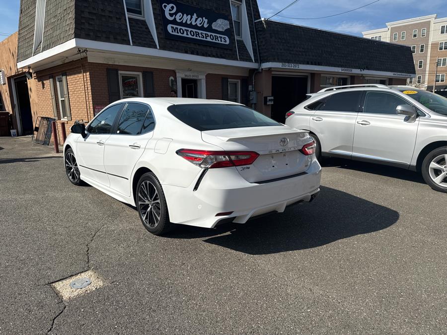 2018 Toyota Camry SE Auto (Natl) photo