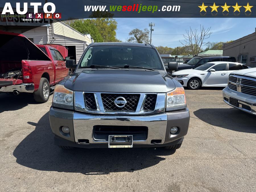 2015 Nissan Titan 4WD Crew Cab SWB SV photo