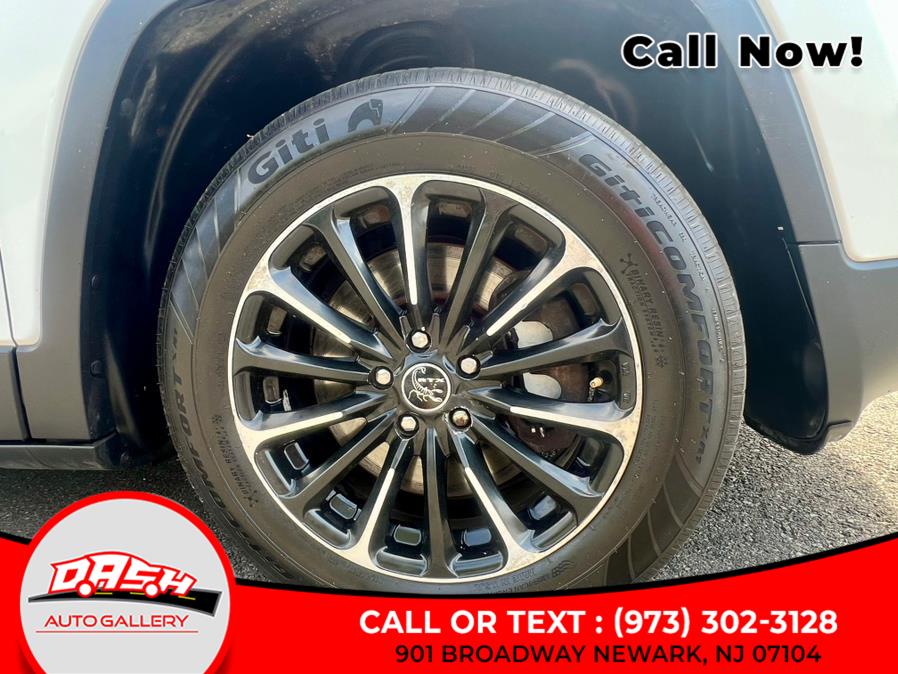 2015 Jeep Cherokee 4WD 4dr North photo