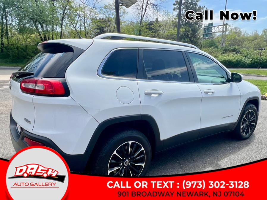 2015 Jeep Cherokee 4WD 4dr North photo