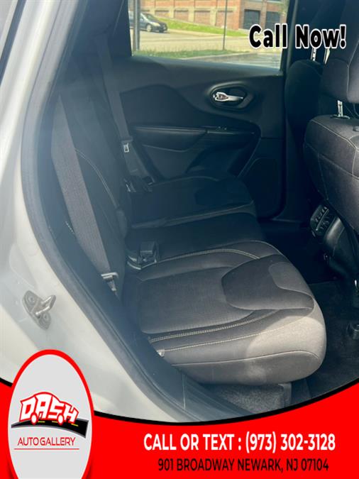 2015 Jeep Cherokee 4WD 4dr North photo