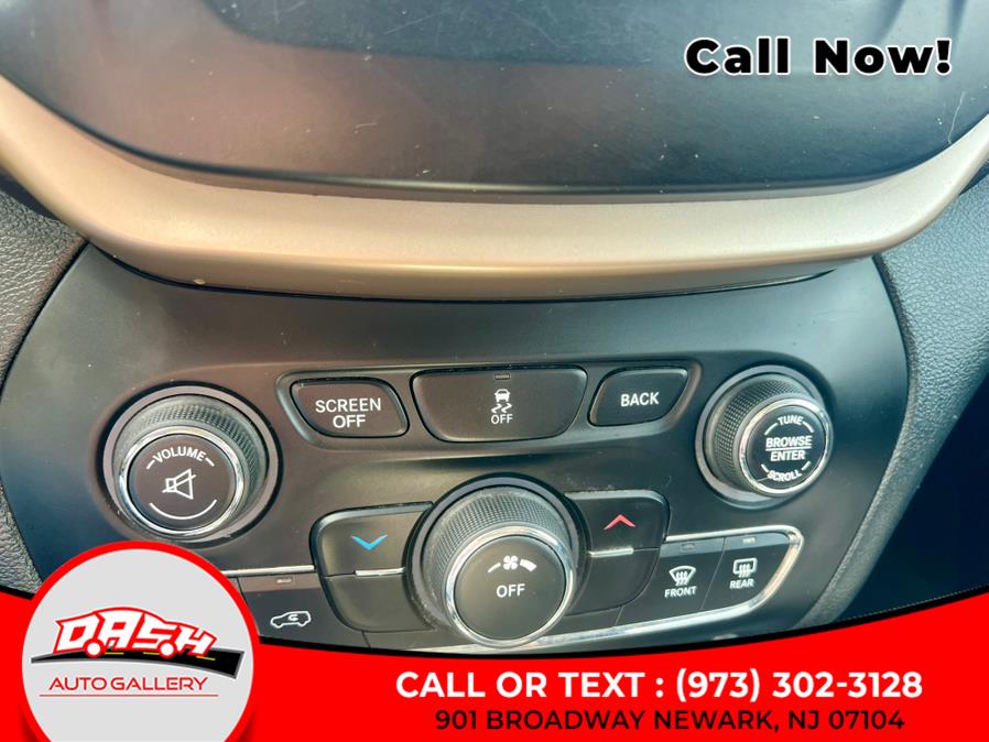 2015 Jeep Cherokee 4WD 4dr North photo