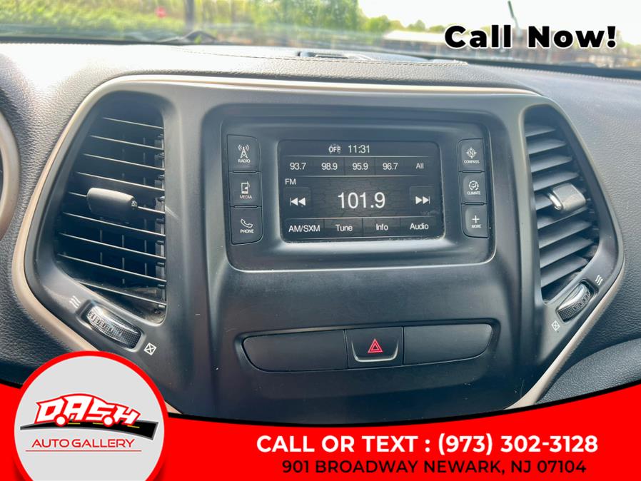 2015 Jeep Cherokee 4WD 4dr North photo
