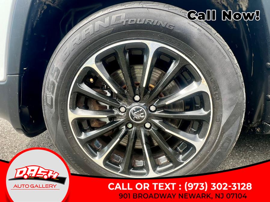 2015 Jeep Cherokee 4WD 4dr North photo