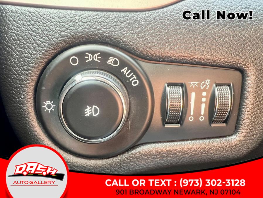 2015 Jeep Cherokee 4WD 4dr North photo