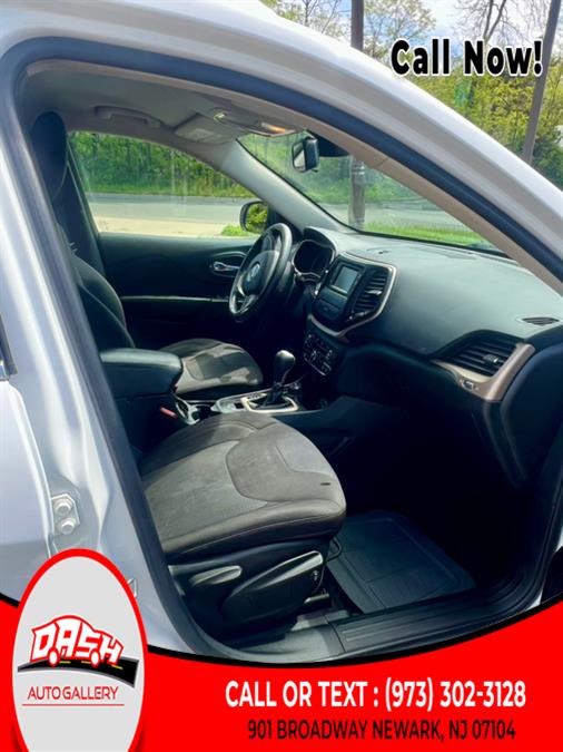 2015 Jeep Cherokee 4WD 4dr North photo