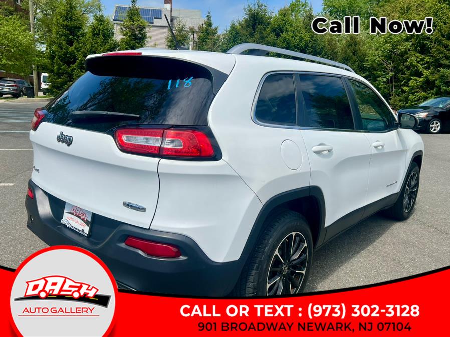 2015 Jeep Cherokee 4WD 4dr North photo