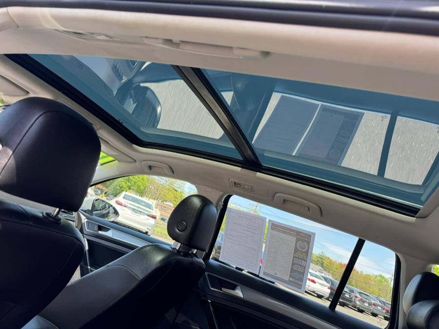 2018 Volkswagen Golf Alltrack 1.8T SE Manual photo