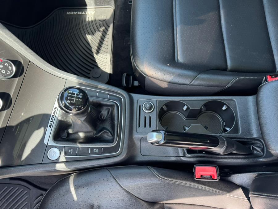 2018 Volkswagen Golf Alltrack 1.8T SE Manual photo