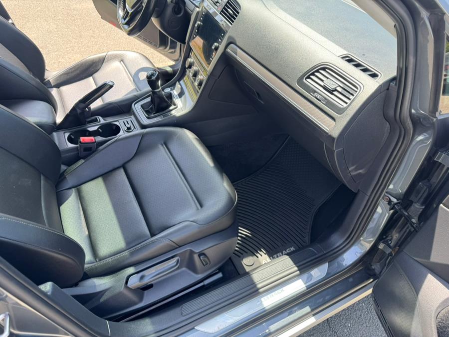 2018 Volkswagen Golf Alltrack 1.8T SE Manual photo