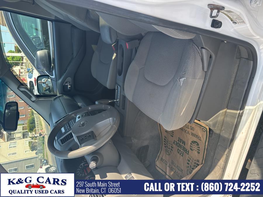 2012 Nissan Frontier SV V6 photo