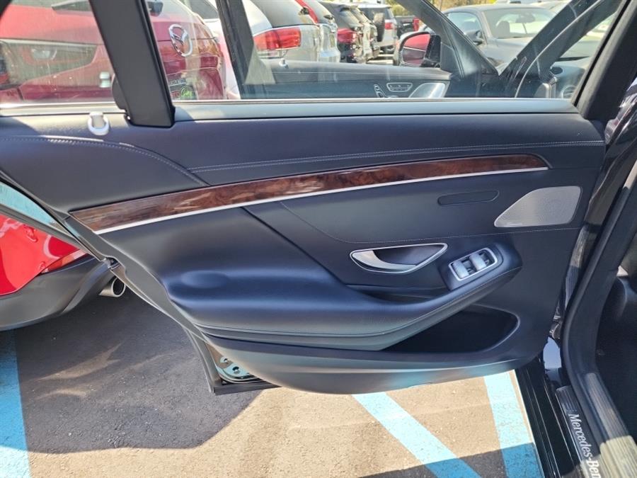 2015 Mercedes-Benz S-Class S550 4MATIC photo