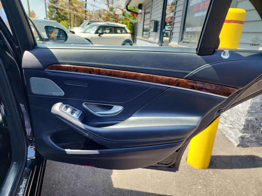 2015 Mercedes-Benz S-Class S550 4MATIC photo