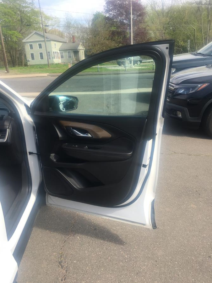 2019 GMC Terrain FWD 4dr SLE photo