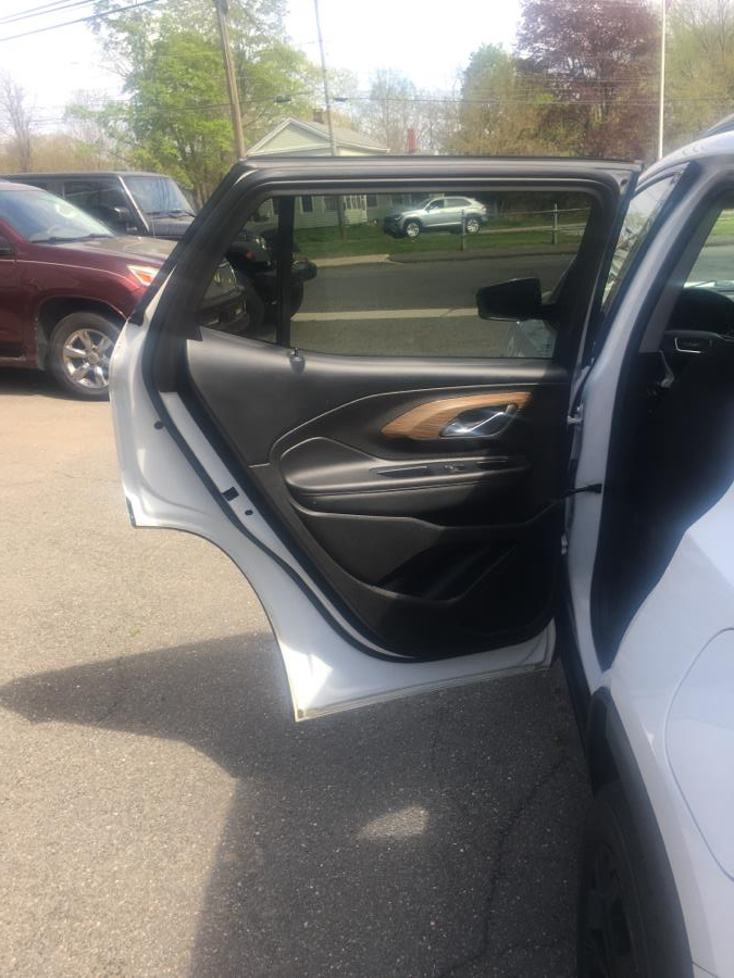 2019 GMC Terrain FWD 4dr SLE photo