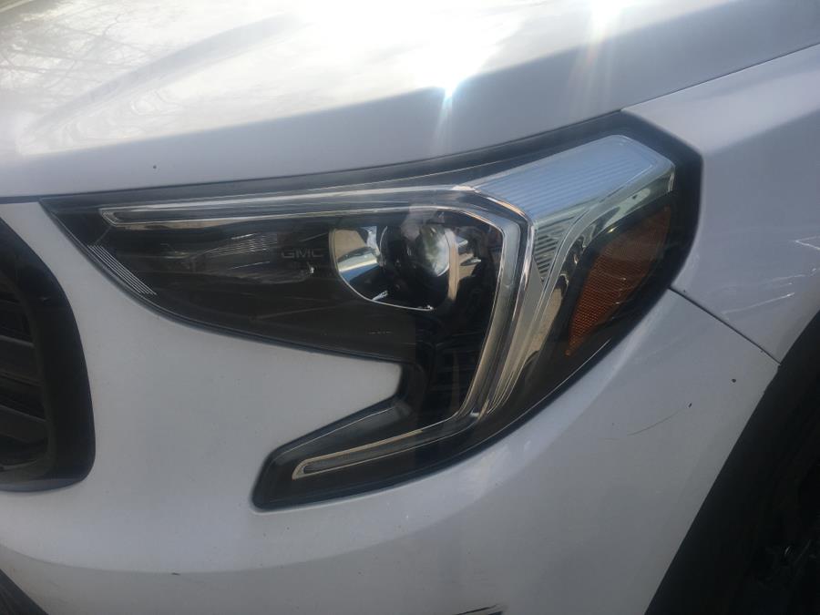 2019 GMC Terrain FWD 4dr SLE photo