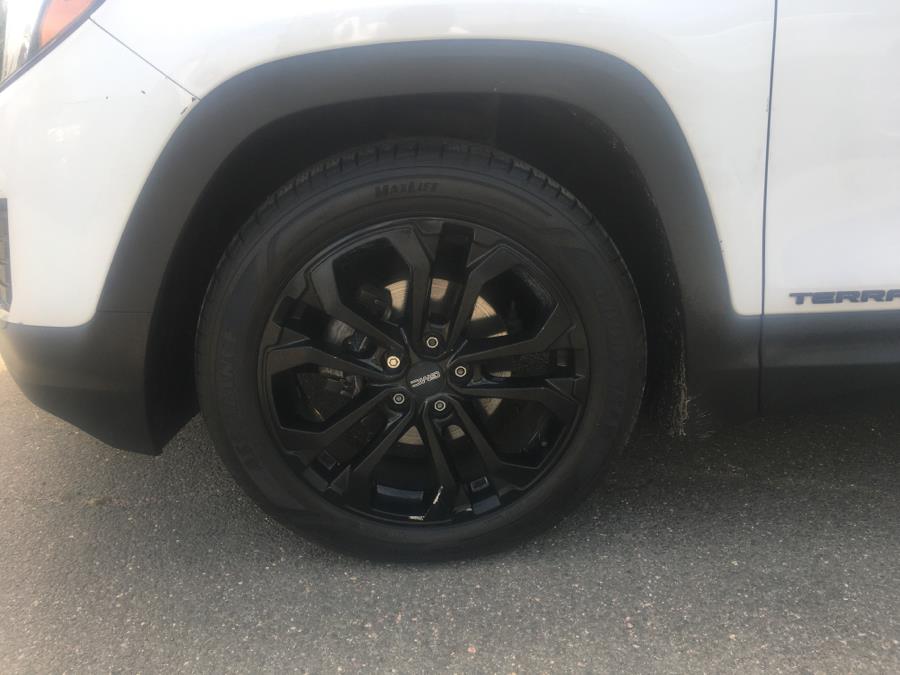 2019 GMC Terrain FWD 4dr SLE photo